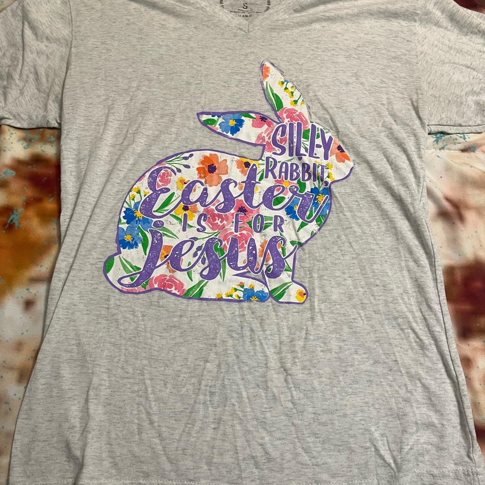 Anne Marie Light Gray V-Neck T-Shirt